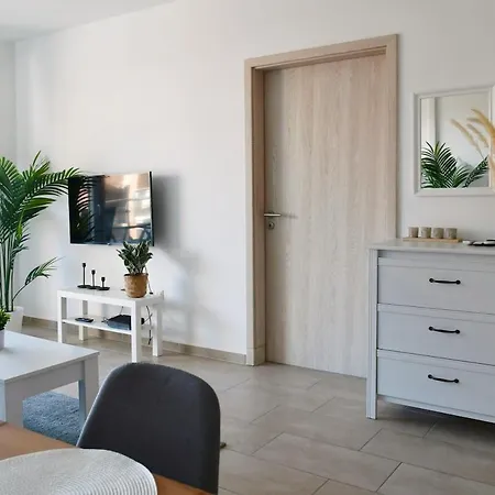Sunny Little Apartament *