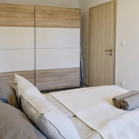 Apartament Sunny Little *