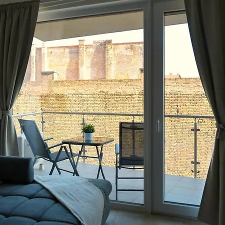 Apartament Sunny Little *