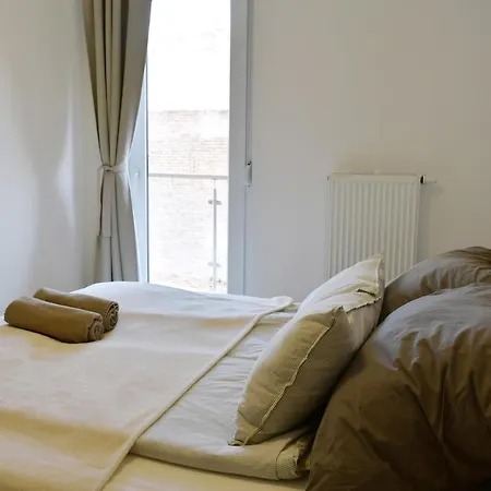 Sunny Little アパート ブダペスト